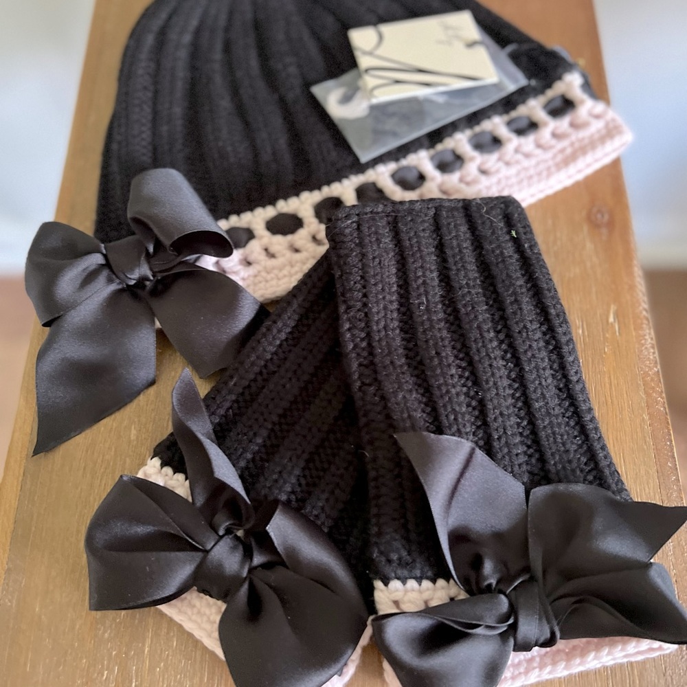 *NWT* MILLY of NY 100% Merino Wool Blk & Pink knit Hat & Gloves w/Silk ribbon